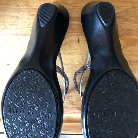 Women’s Strapless Sandals - Picture 6 of 6